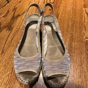 Vidoretta Slingbacks